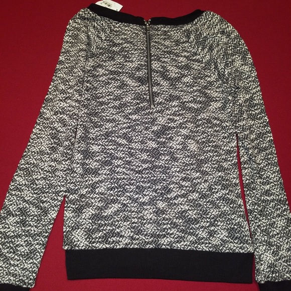 NWT Macys black and white sweater top! - Picture 2 of 2